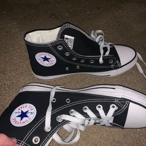 high top converse, 7 mens/9 womens, never been worn